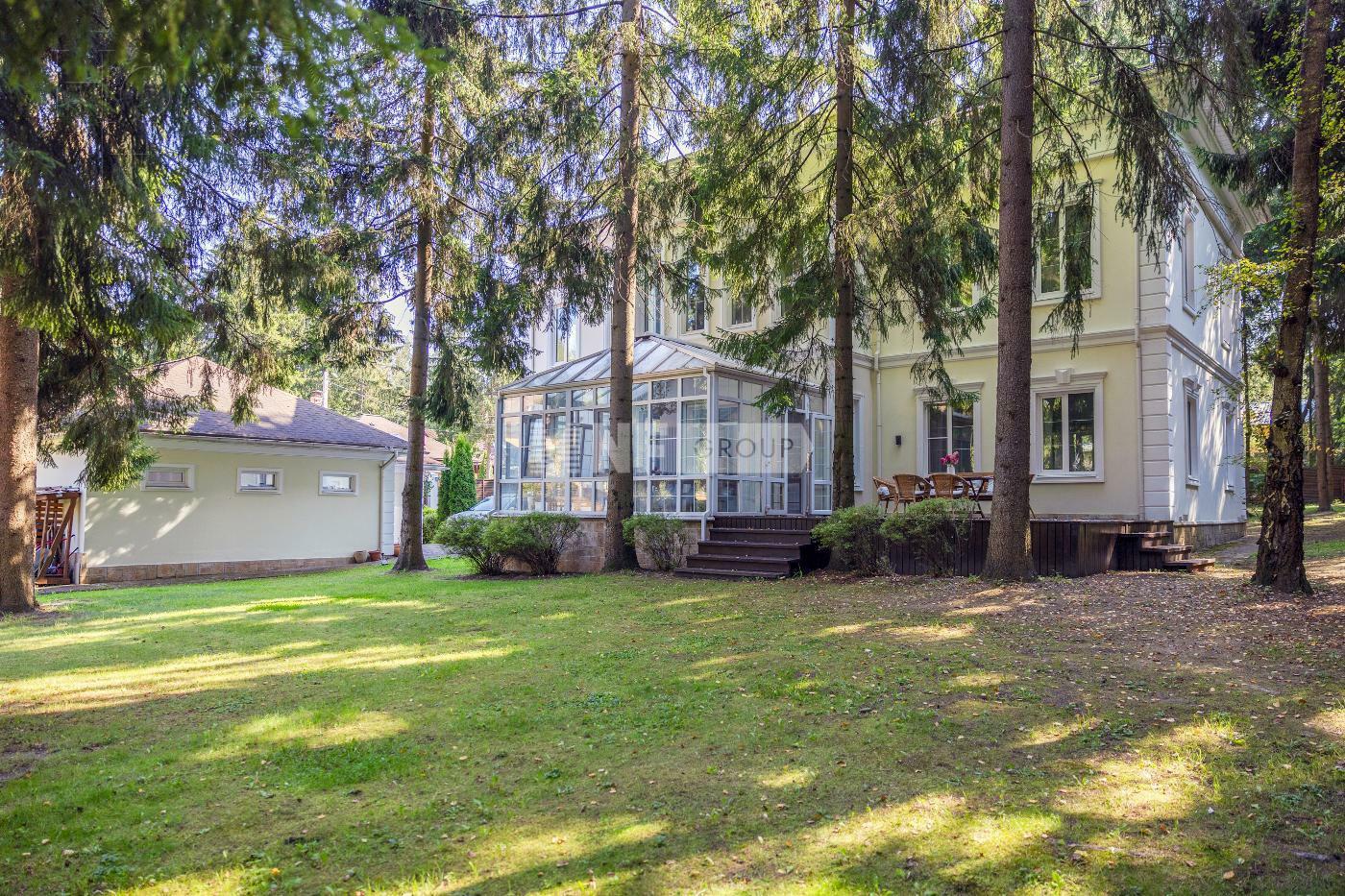 2-этажный коттедж 733 м² с отделкой