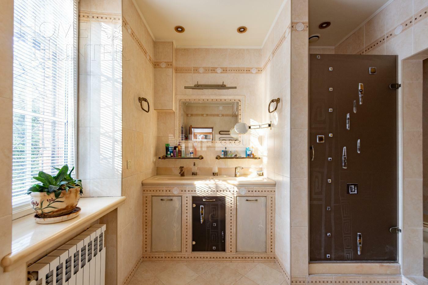 3-этажный коттедж 675 м² с отделкой