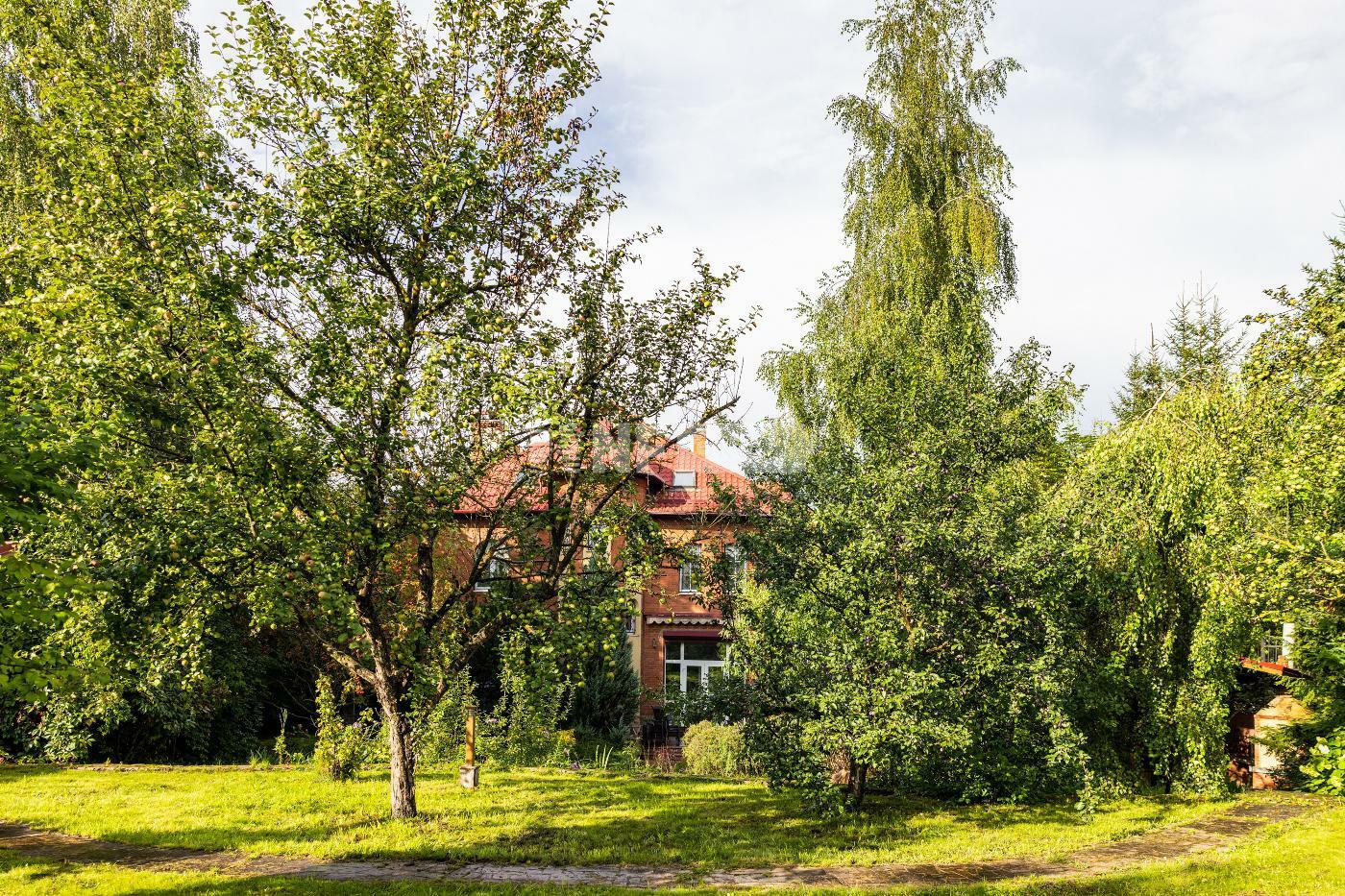 3-этажный коттедж 675 м² с отделкой