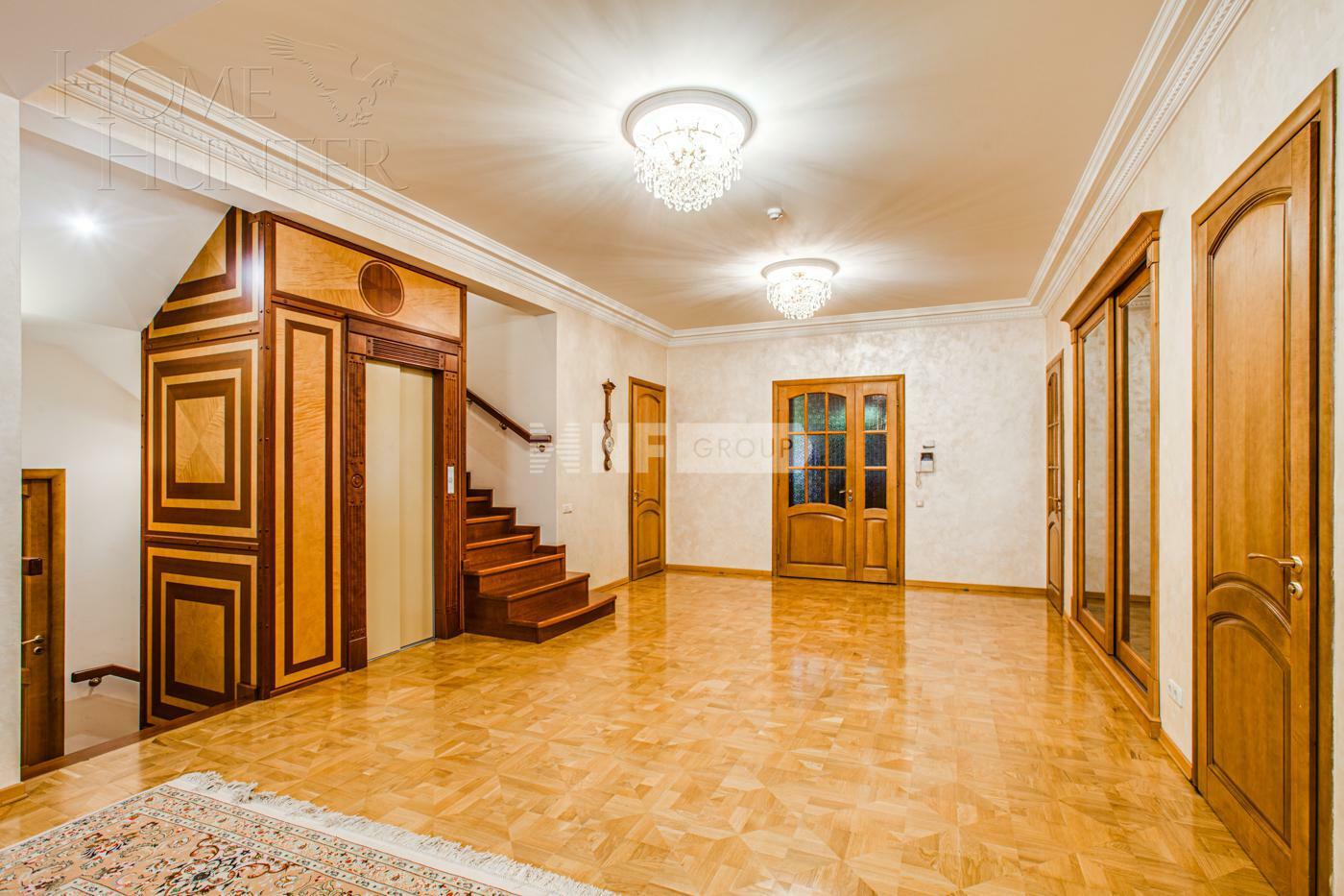 2-этажный коттедж 2 500 м² с отделкой