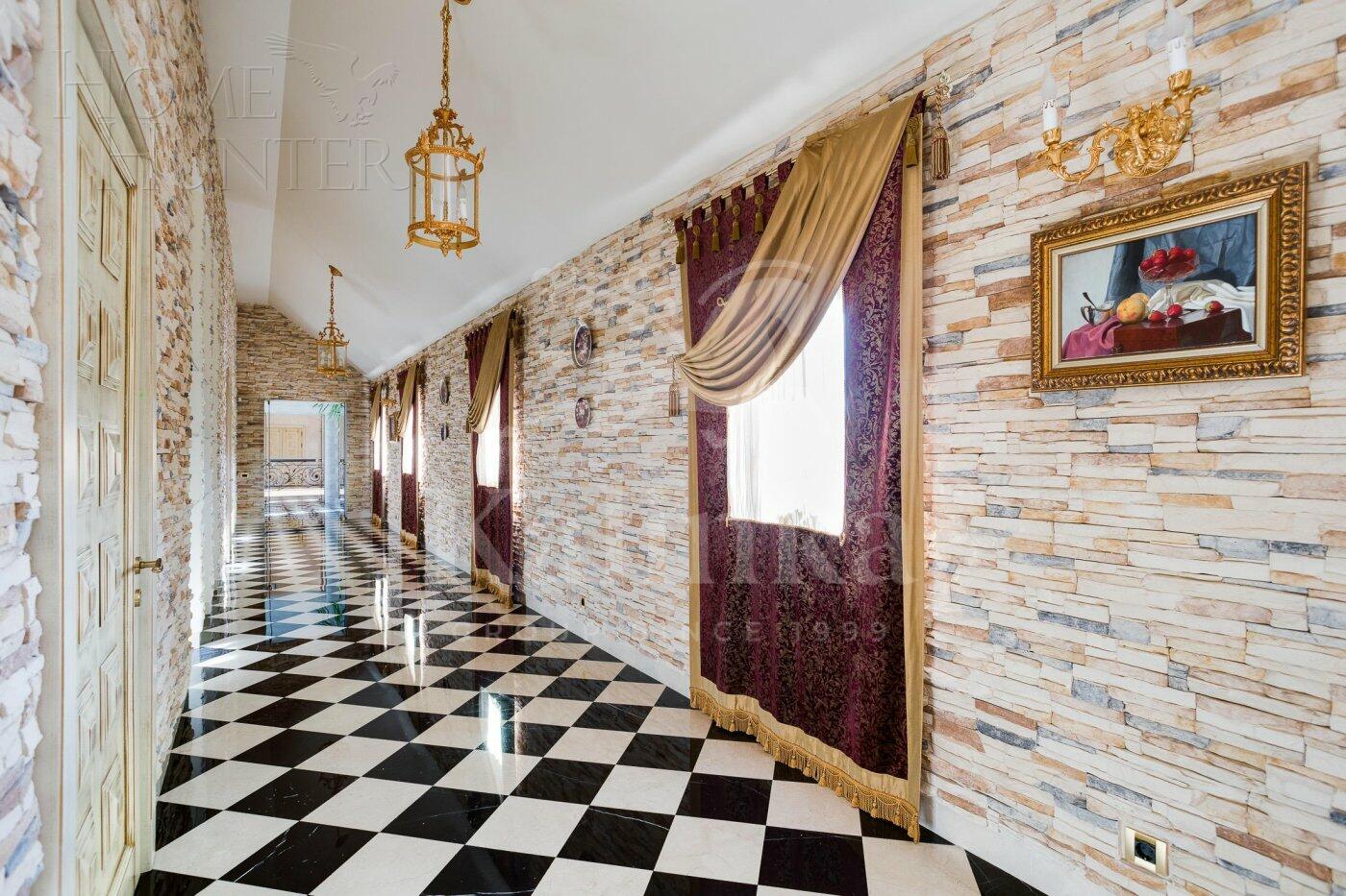 2-этажный коттедж 850 м² с отделкой