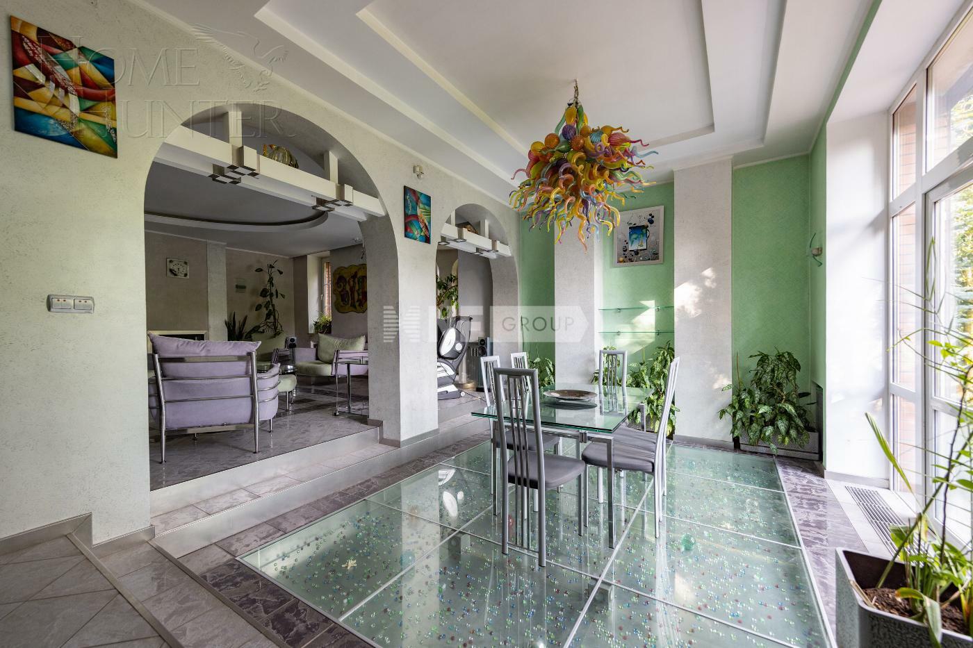 3-этажный коттедж 675 м² с отделкой