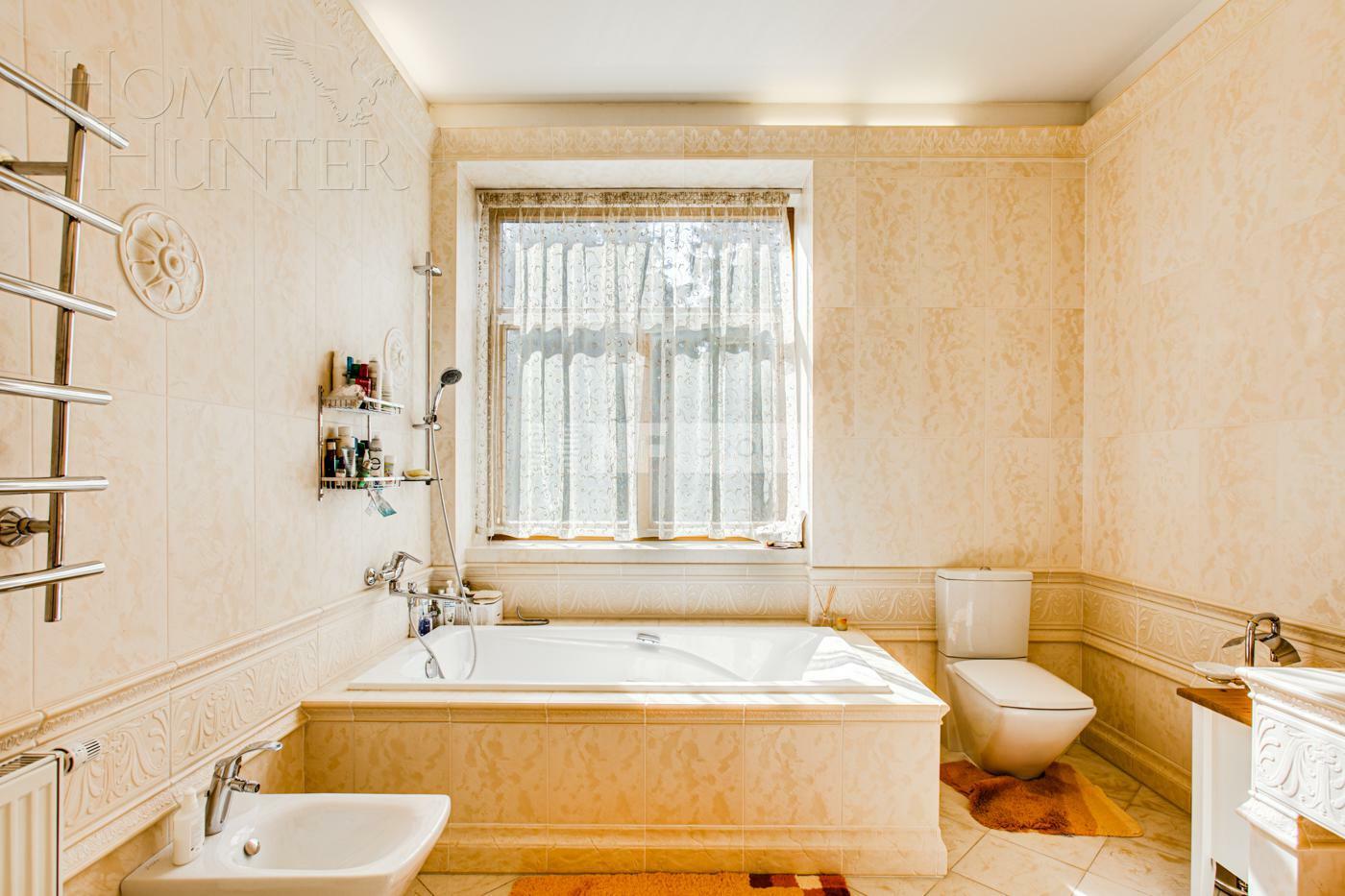 2-этажный коттедж 2 500 м² с отделкой