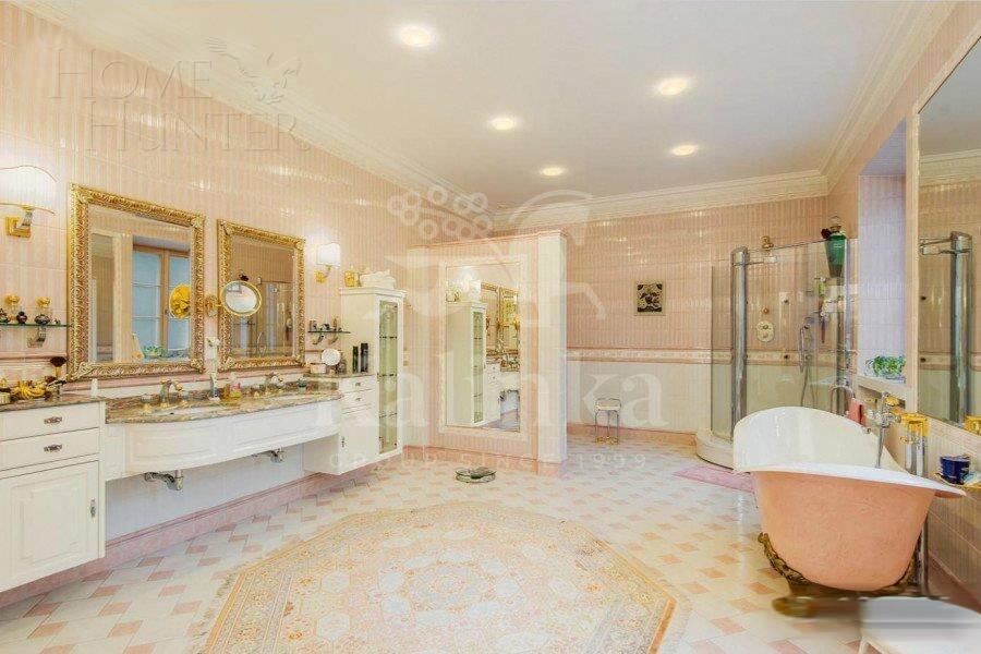 2-этажный коттедж 1 300 м² с отделкой