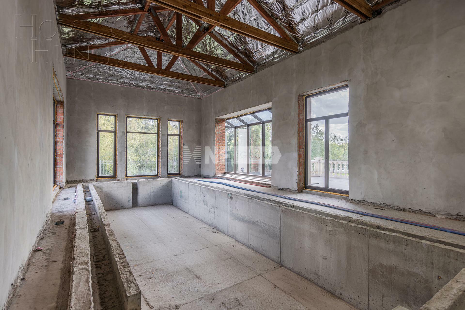 2-этажный коттедж 1 800 м² без отделки