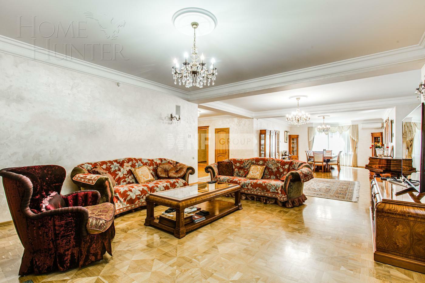 2-этажный коттедж 2 500 м² с отделкой