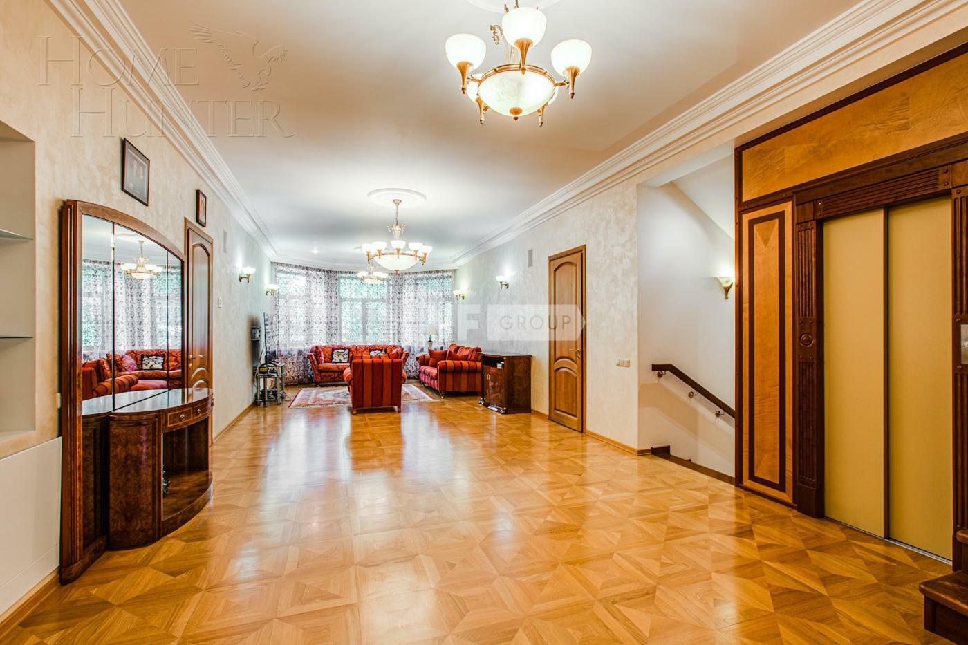 2-этажный коттедж 2 500 м² с отделкой