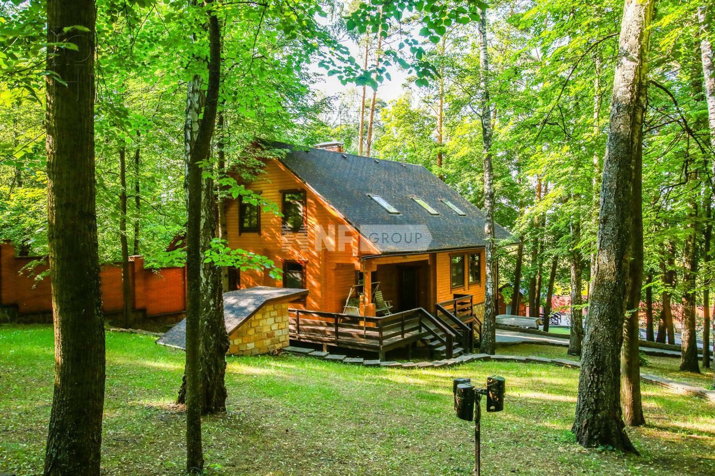 2-этажный коттедж 2 500 м² с отделкой