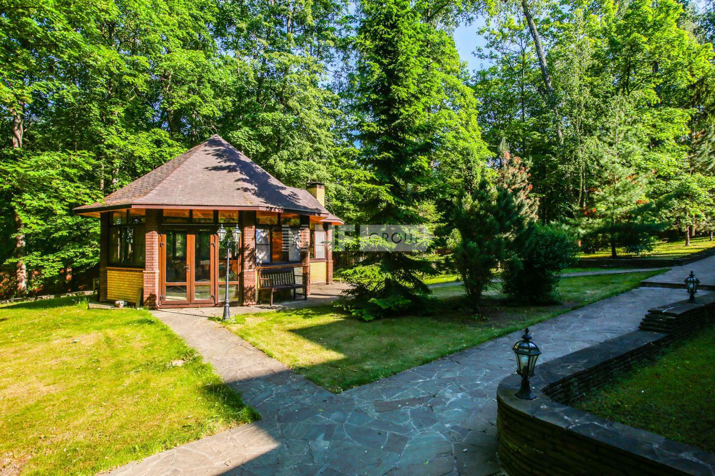 2-этажный коттедж 2 500 м² с отделкой