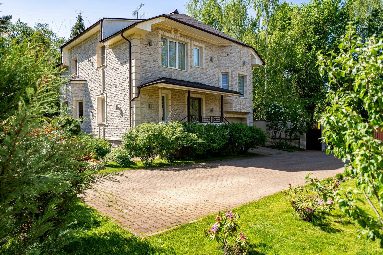 2-этажный коттедж 287 м² с отделкой