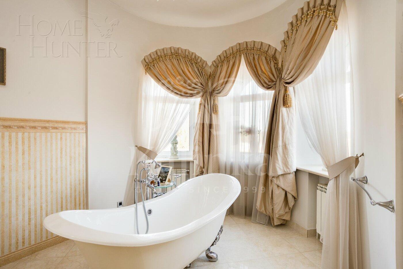 2-этажный коттедж 850 м² с отделкой