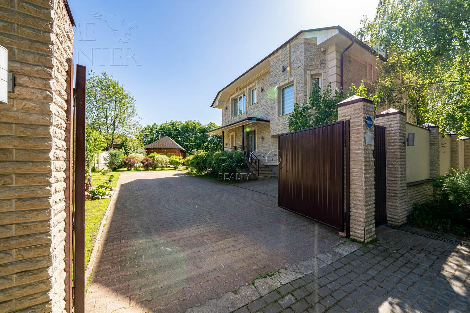 2-этажный коттедж 287 м² с отделкой