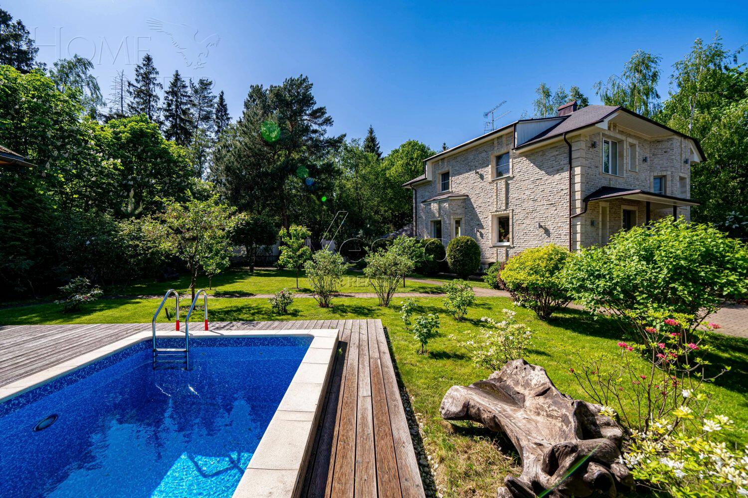 2-этажный коттедж 287 м² с отделкой