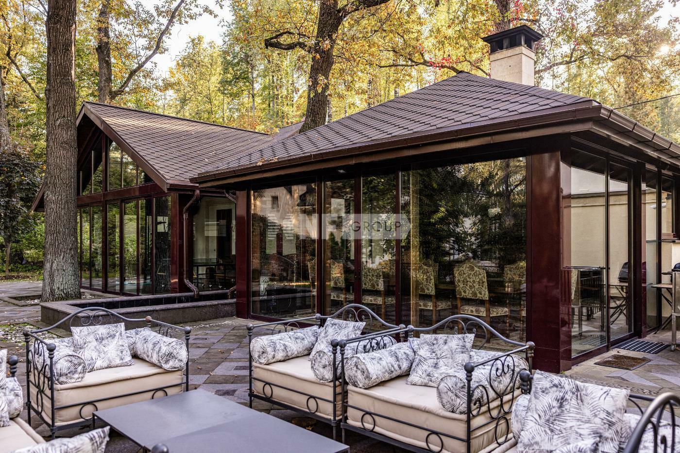 2-этажный коттедж 1 300 м² с отделкой