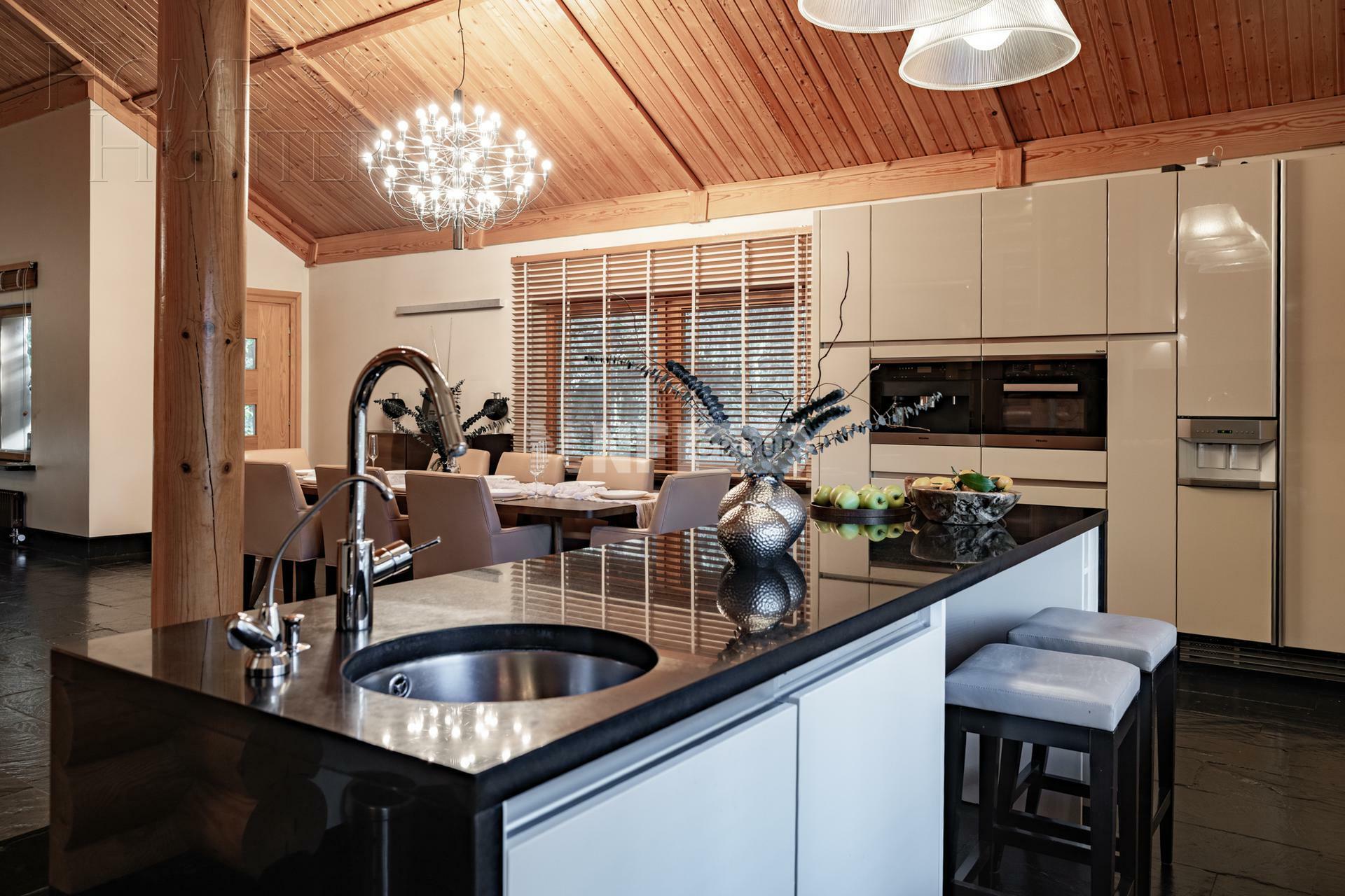 2-этажный коттедж 725 м² с отделкой