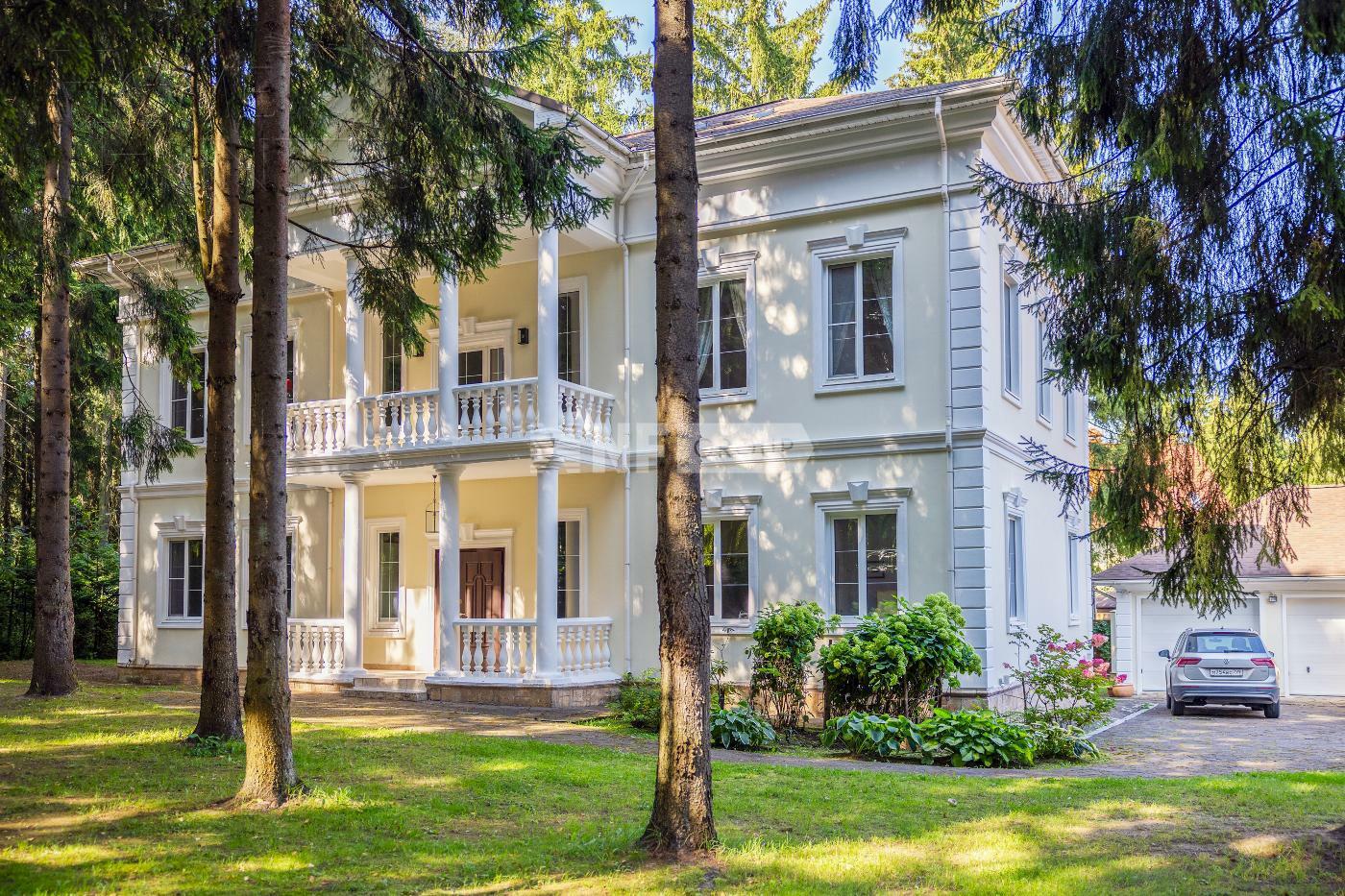 2-этажный коттедж 733 м² с отделкой