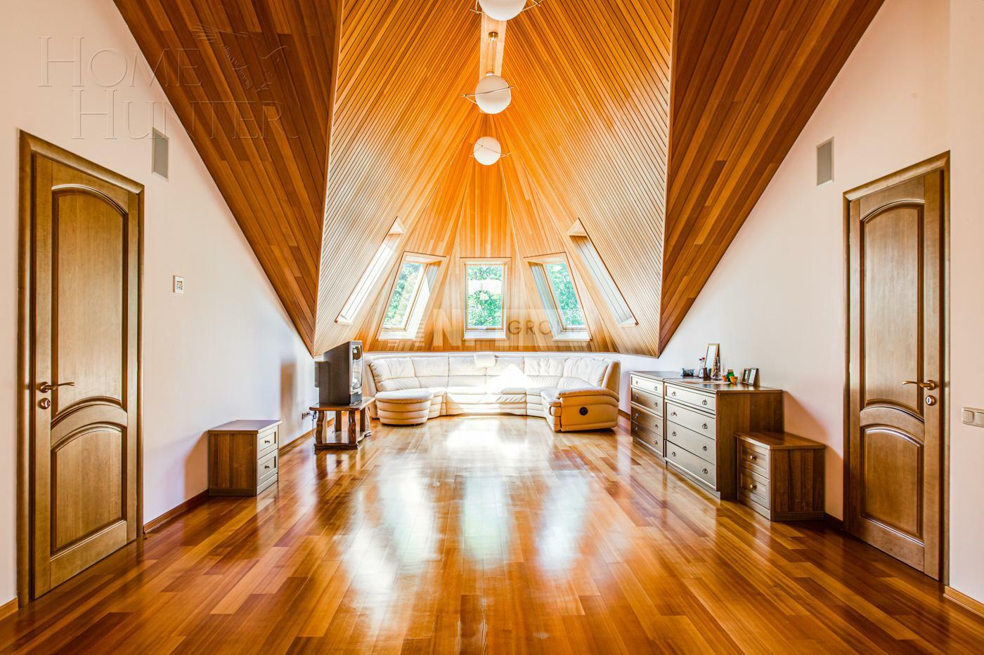 2-этажный коттедж 2 500 м² с отделкой