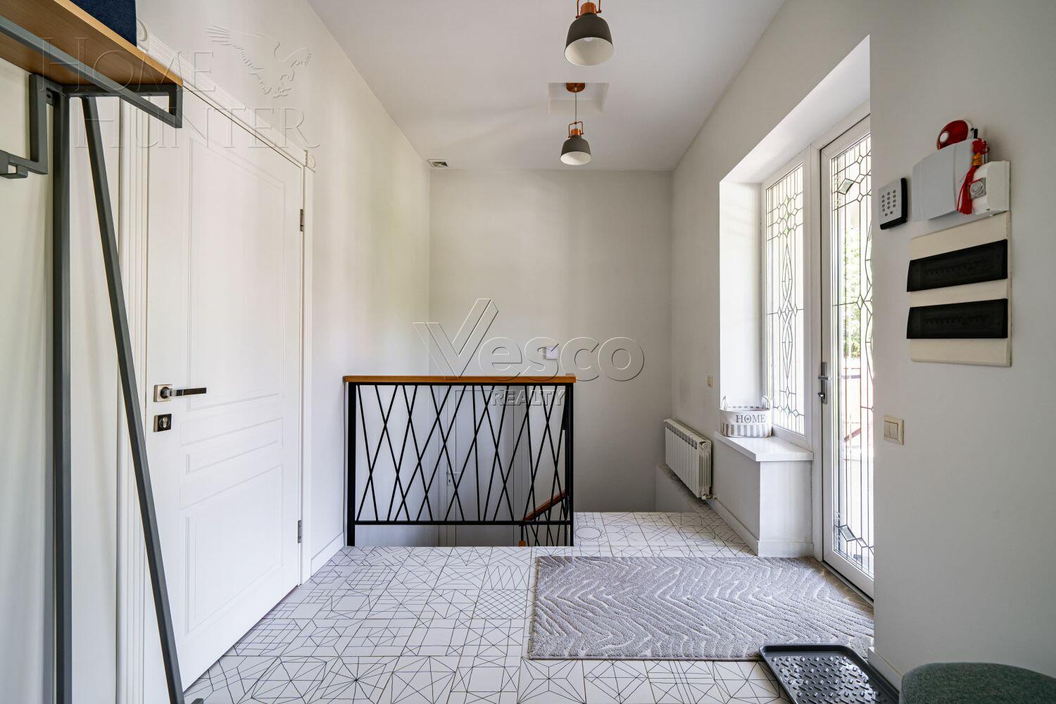 2-этажный коттедж 287 м² с отделкой