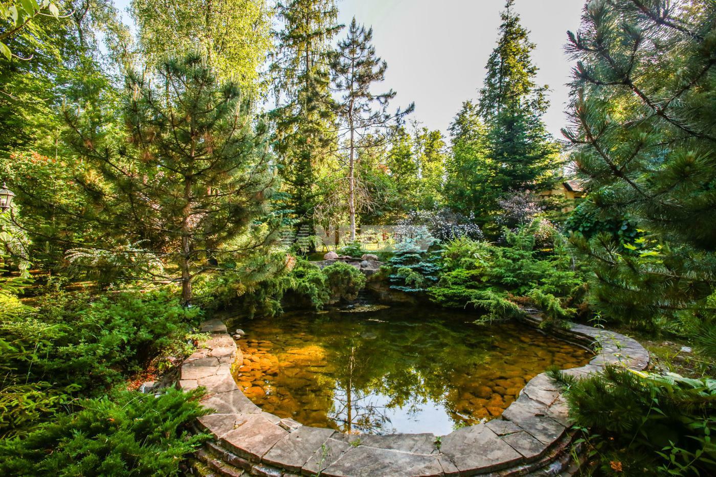 2-этажный коттедж 2 500 м² с отделкой