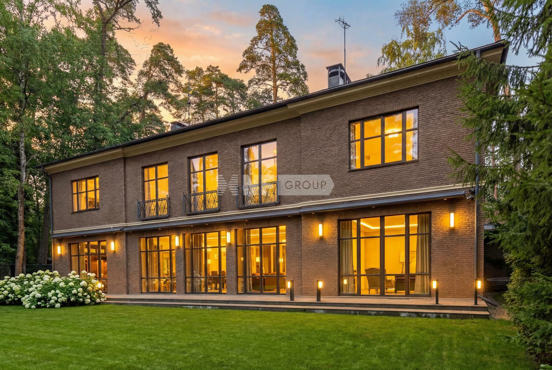 2-этажный коттедж 500 м² с отделкой