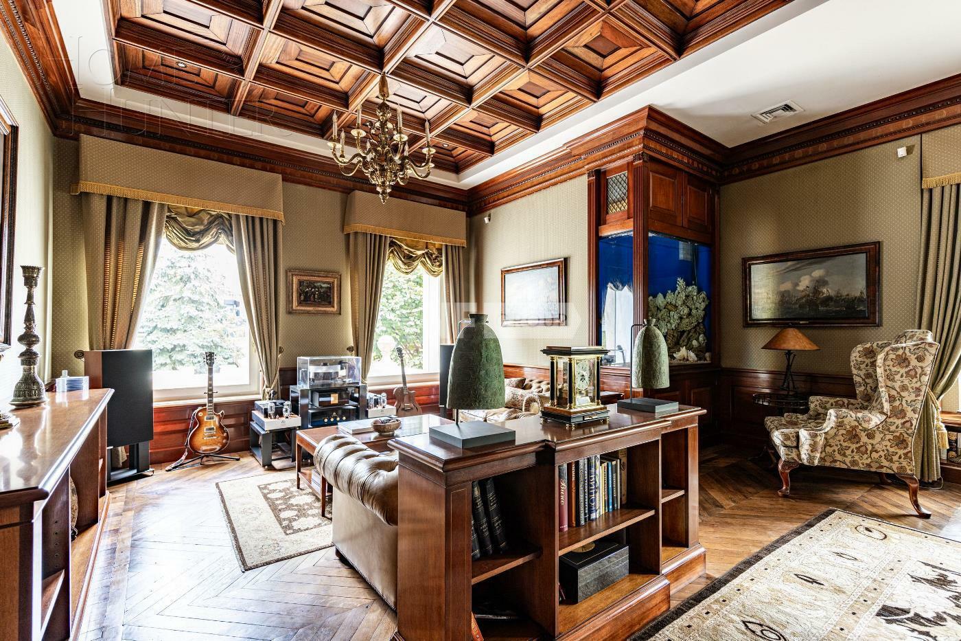 2-этажный коттедж 1 300 м² с отделкой