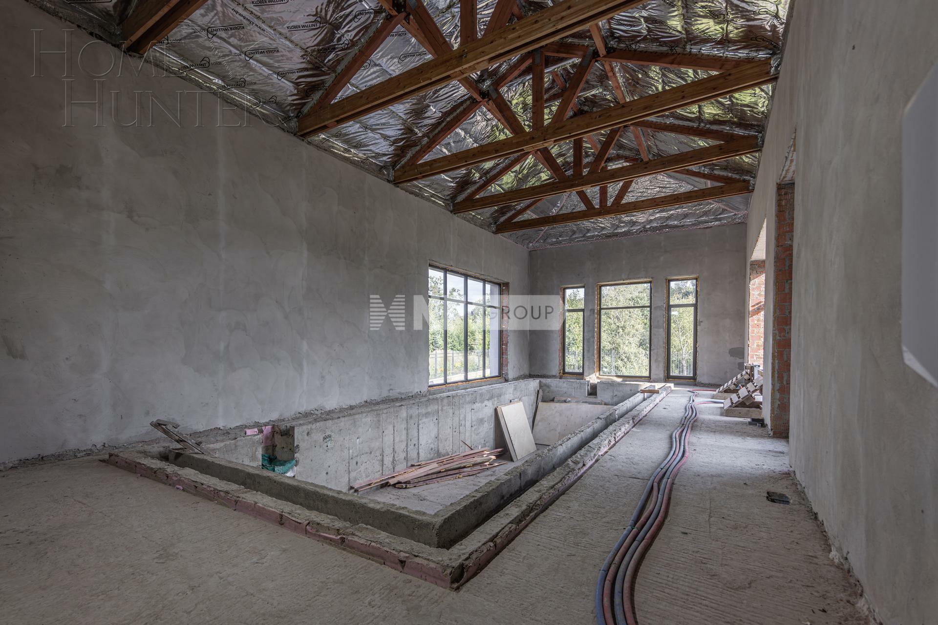 2-этажный коттедж 1 800 м² без отделки