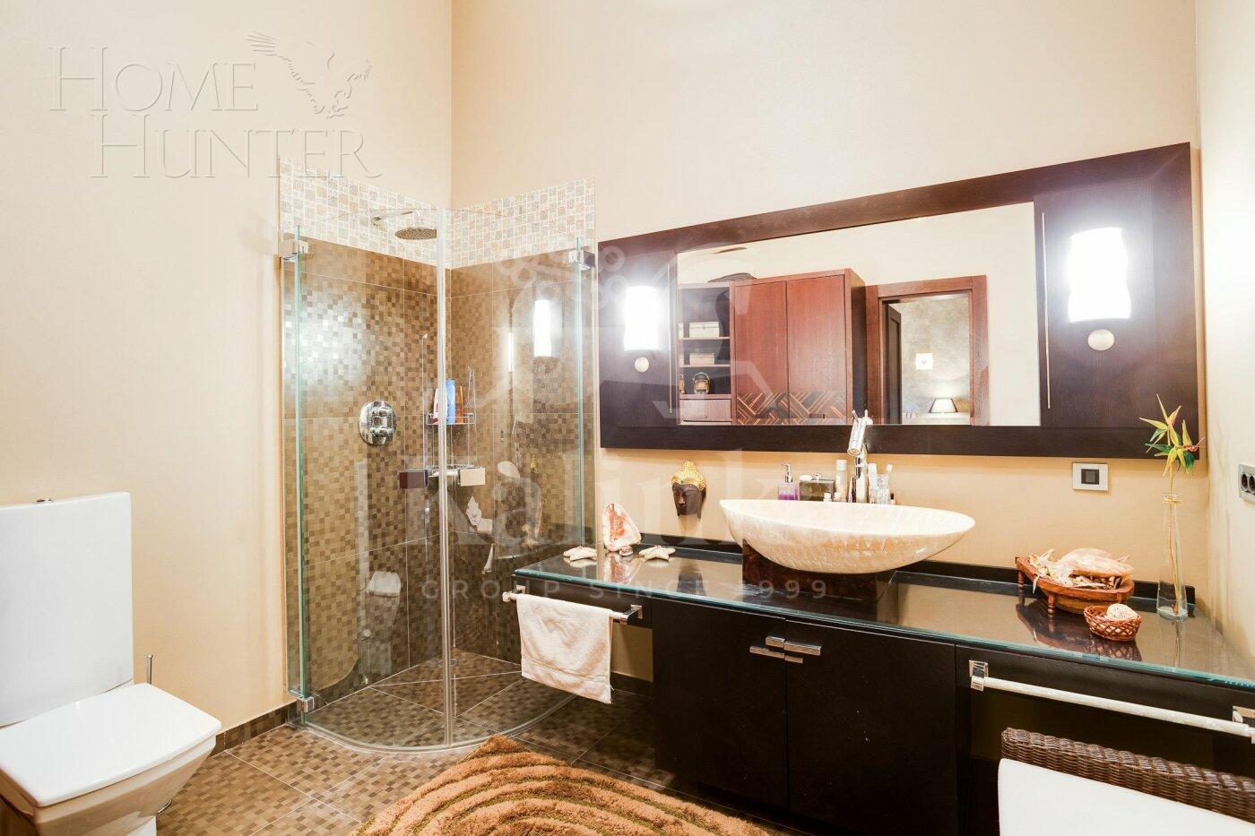 2-этажный коттедж 850 м² с отделкой