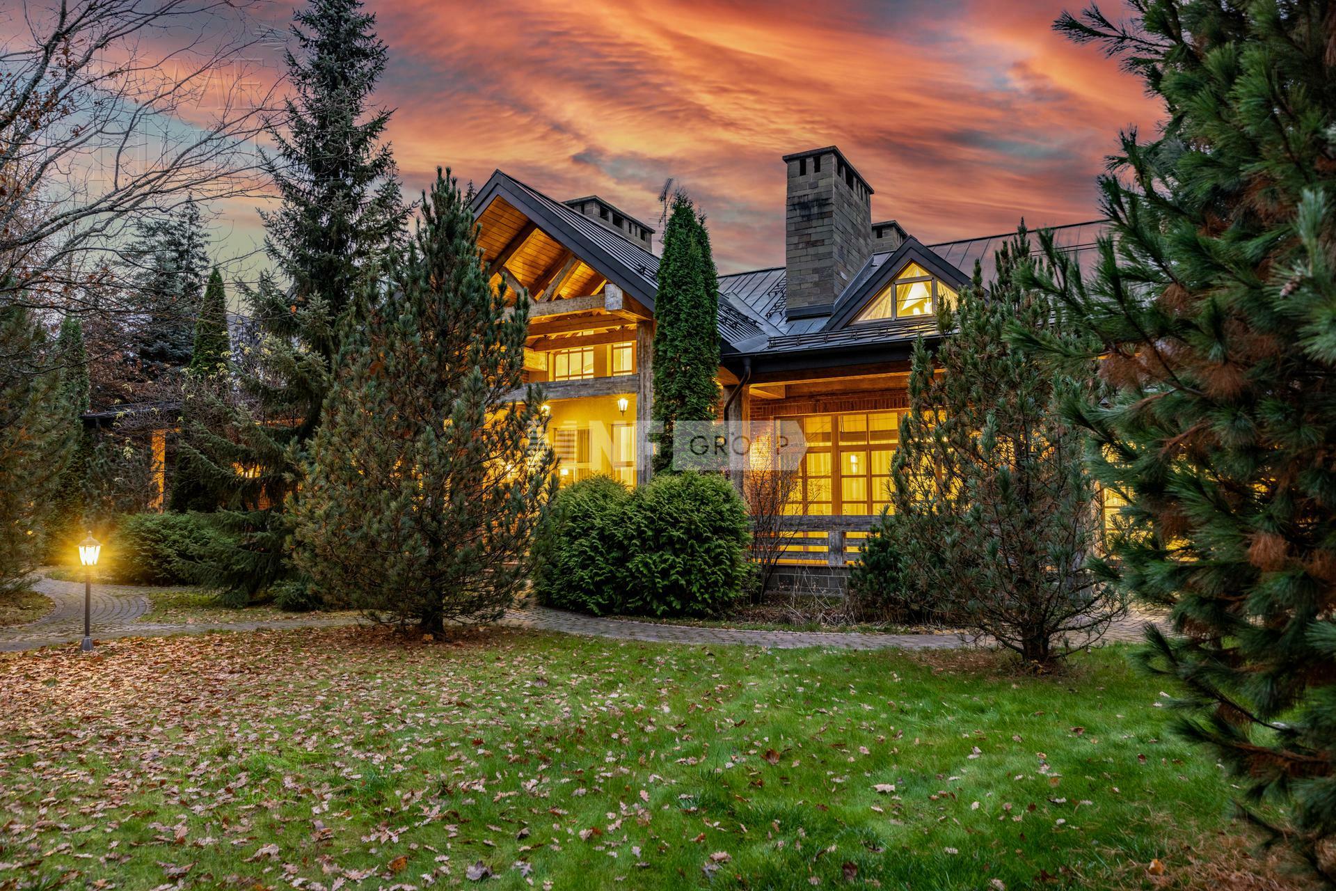 2-этажный коттедж 2 192.9 м² с отделкой