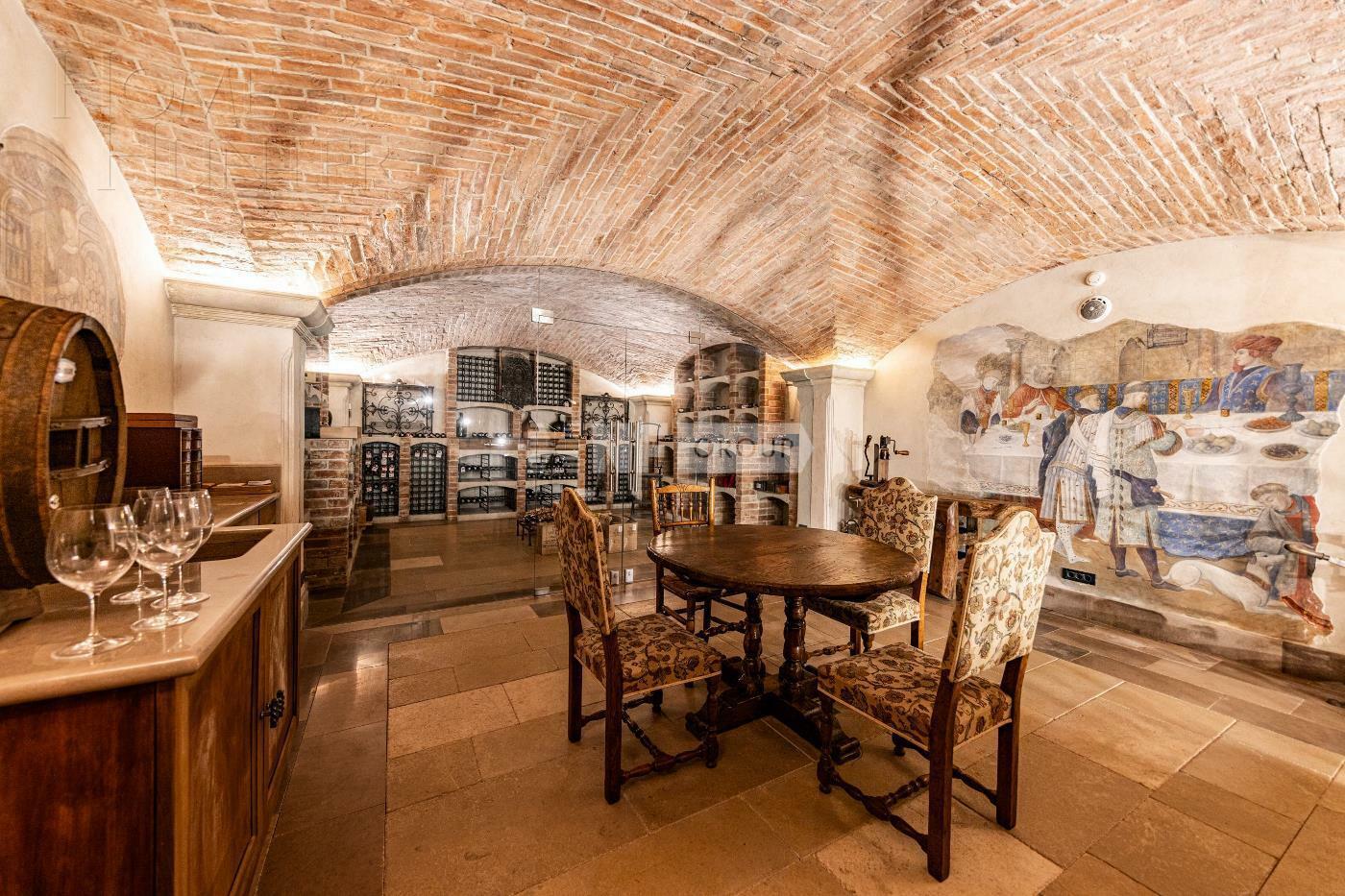 2-этажный коттедж 1 300 м² с отделкой