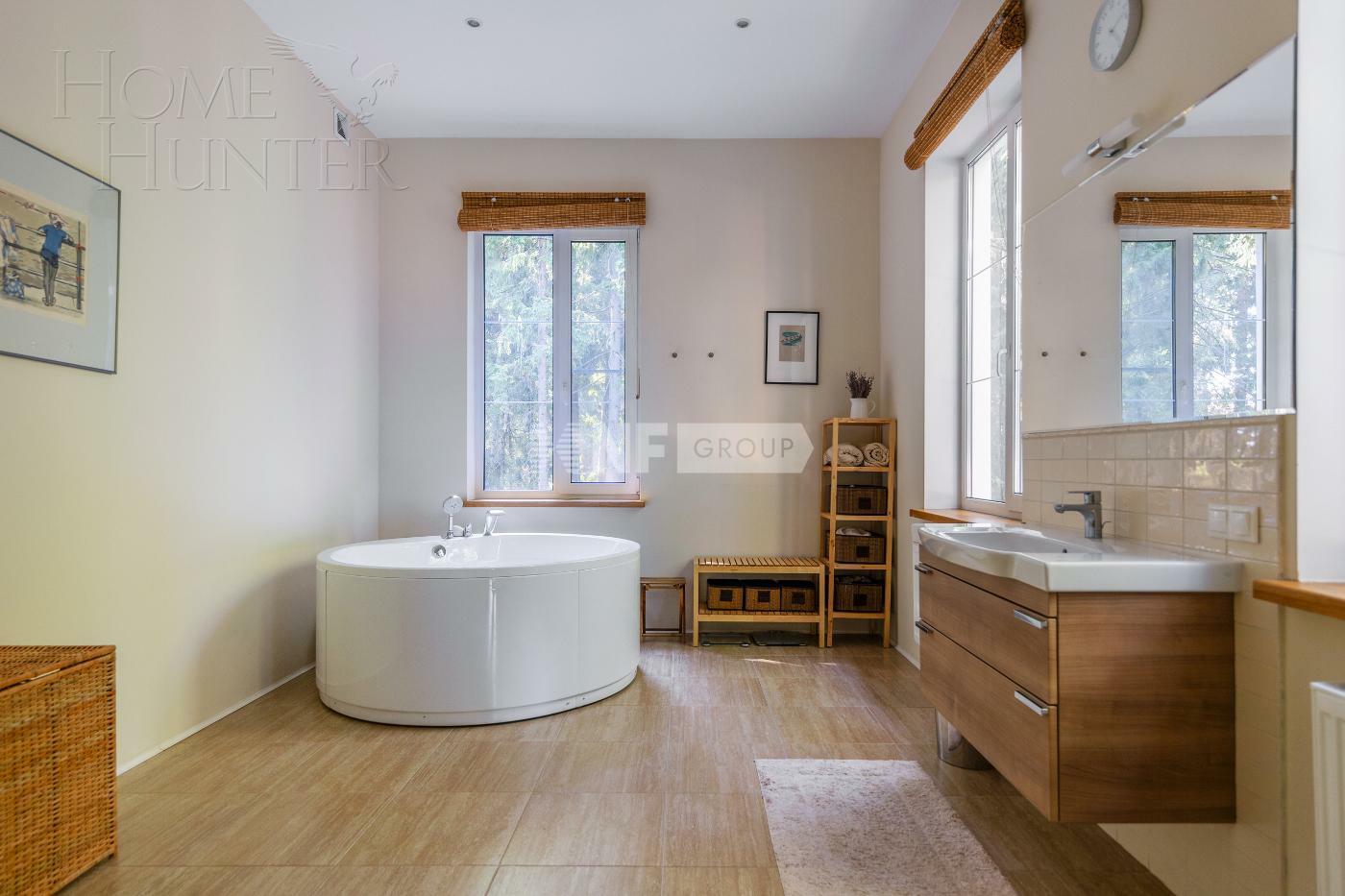 2-этажный коттедж 733 м² с отделкой