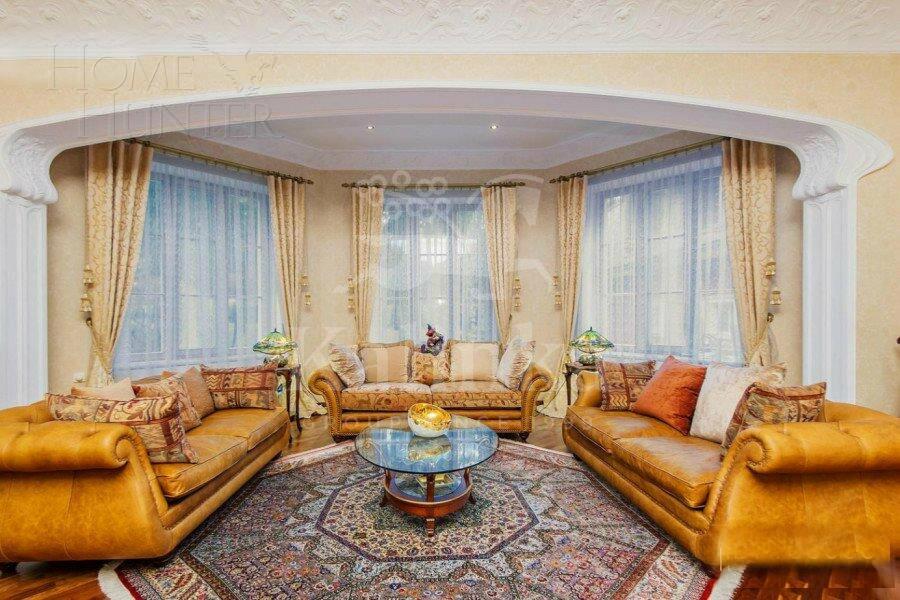 2-этажный коттедж 1 300 м² с отделкой