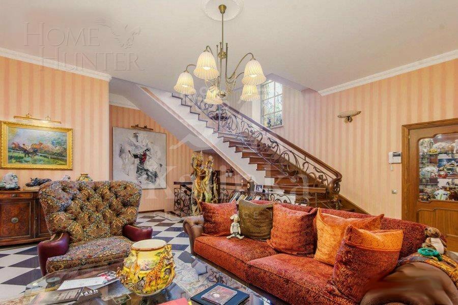 2-этажный коттедж 1 300 м² с отделкой