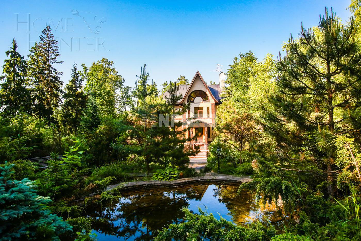 2-этажный коттедж 2 500 м² с отделкой