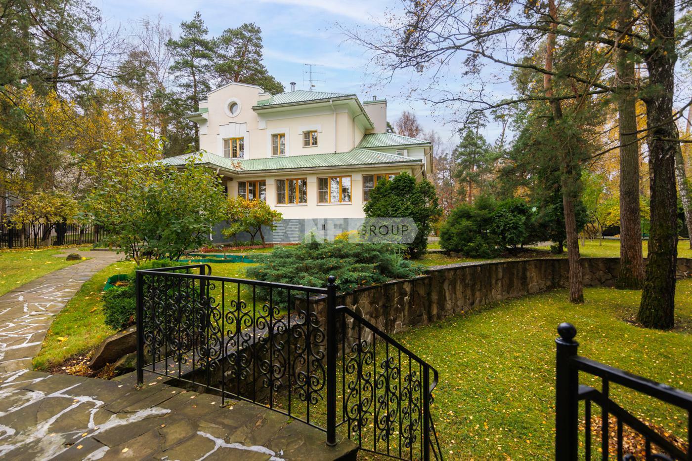 2-этажный коттедж 838 м² с отделкой