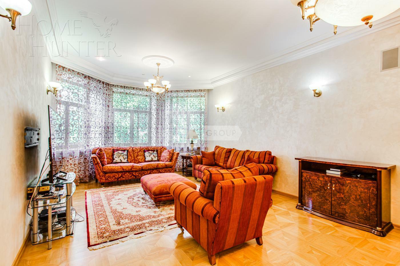 2-этажный коттедж 2 500 м² с отделкой