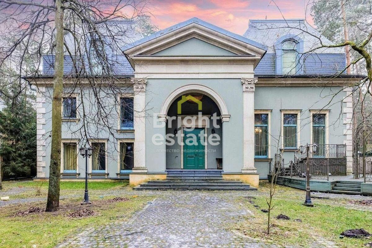 2-этажный коттедж 1 500 м² с отделкой