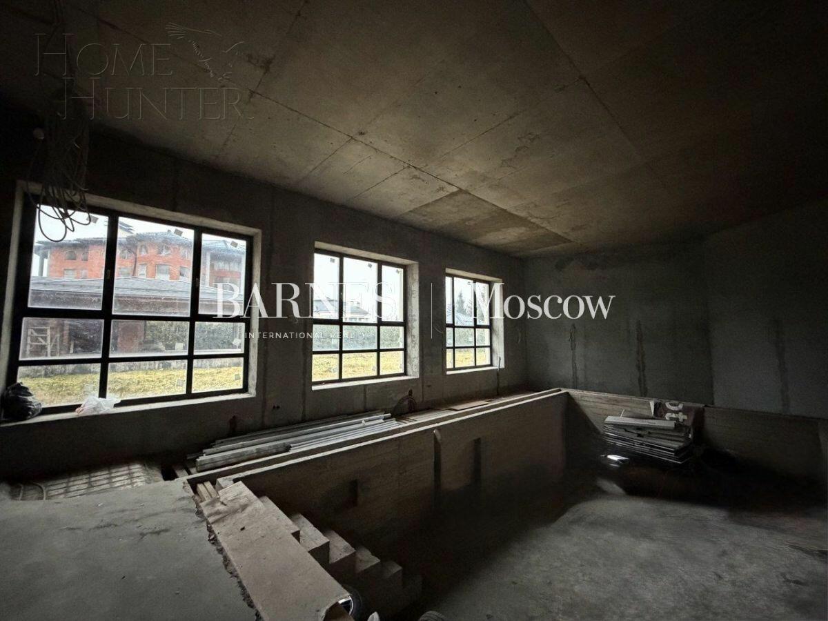 2-этажный коттедж 825 м² без отделки