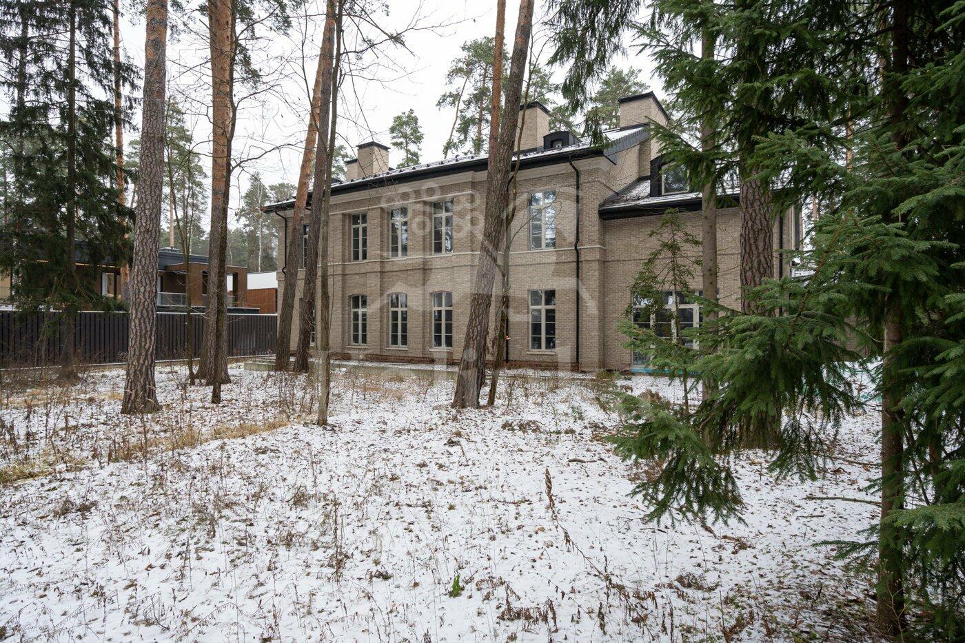 2-этажный коттедж 850 м² без отделки