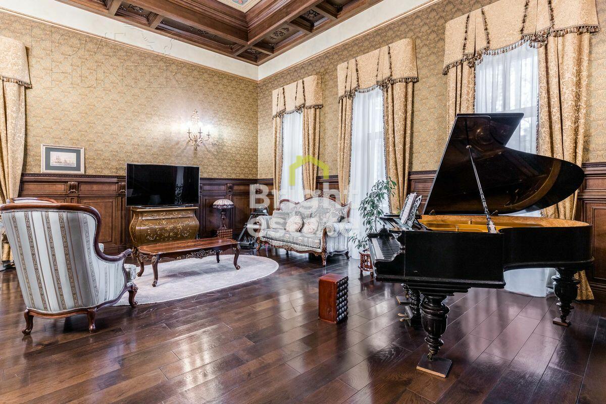 2-этажный коттедж 1 500 м² с отделкой