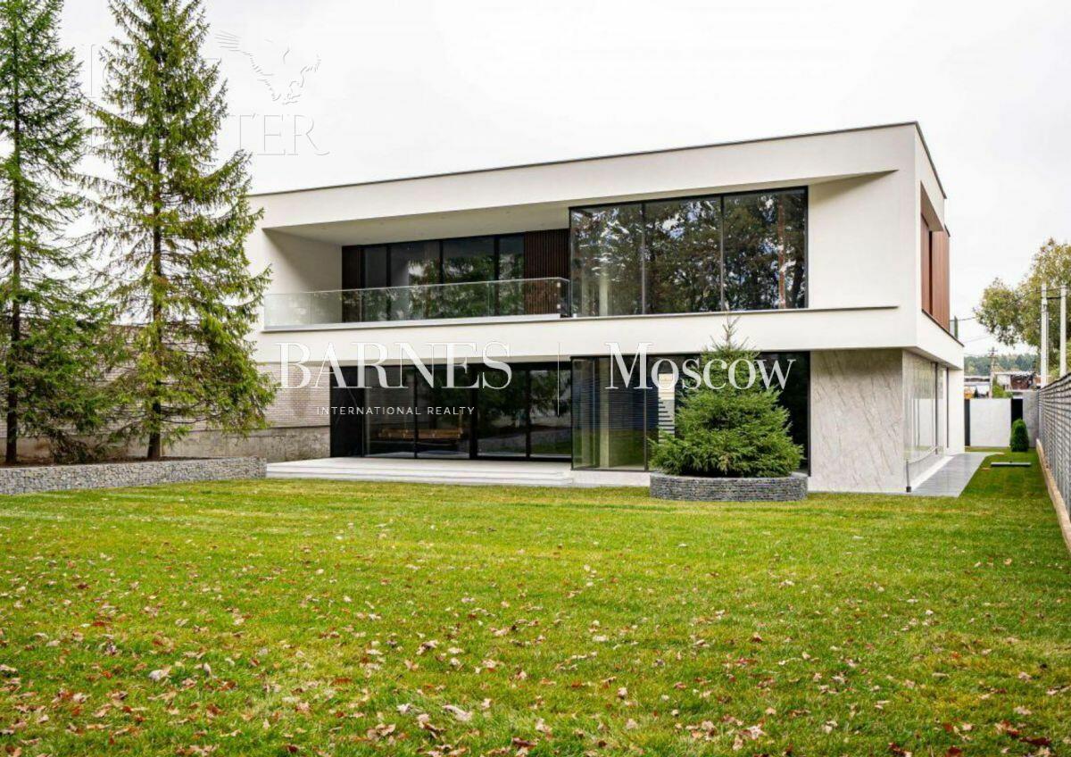 2-этажный коттедж 548 м² без отделки