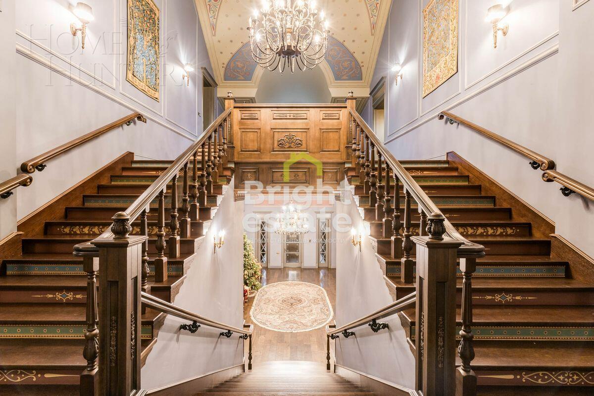 2-этажный коттедж 1 500 м² с отделкой