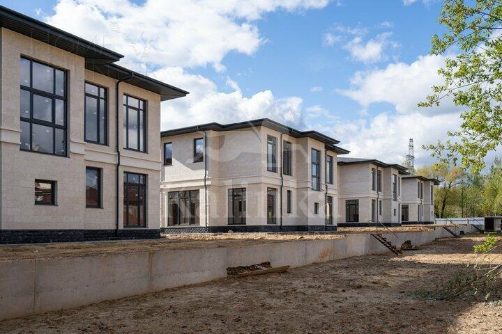 2-этажный коттедж 390 м² без отделки