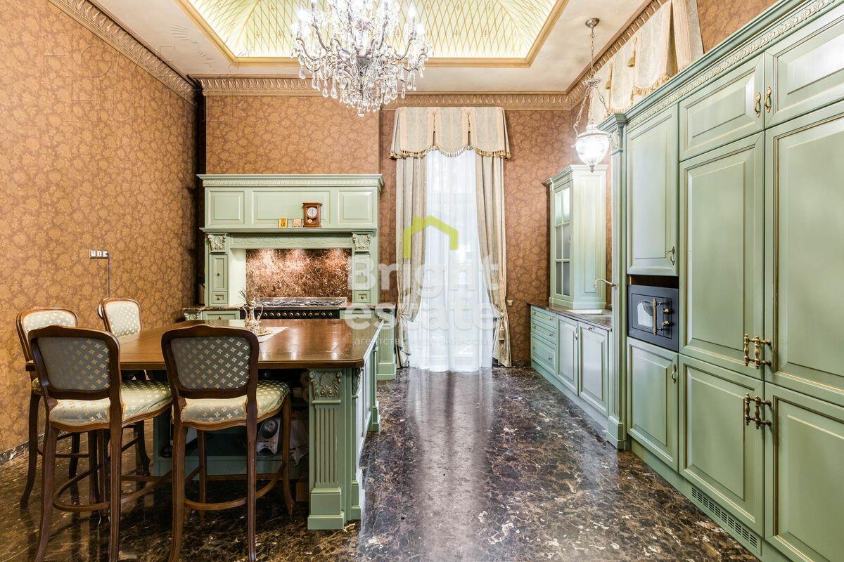 2-этажный коттедж 1 500 м² с отделкой