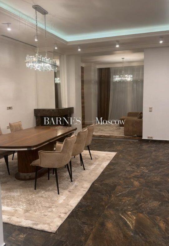 2-этажный таунхаус 440 м² с отделкой