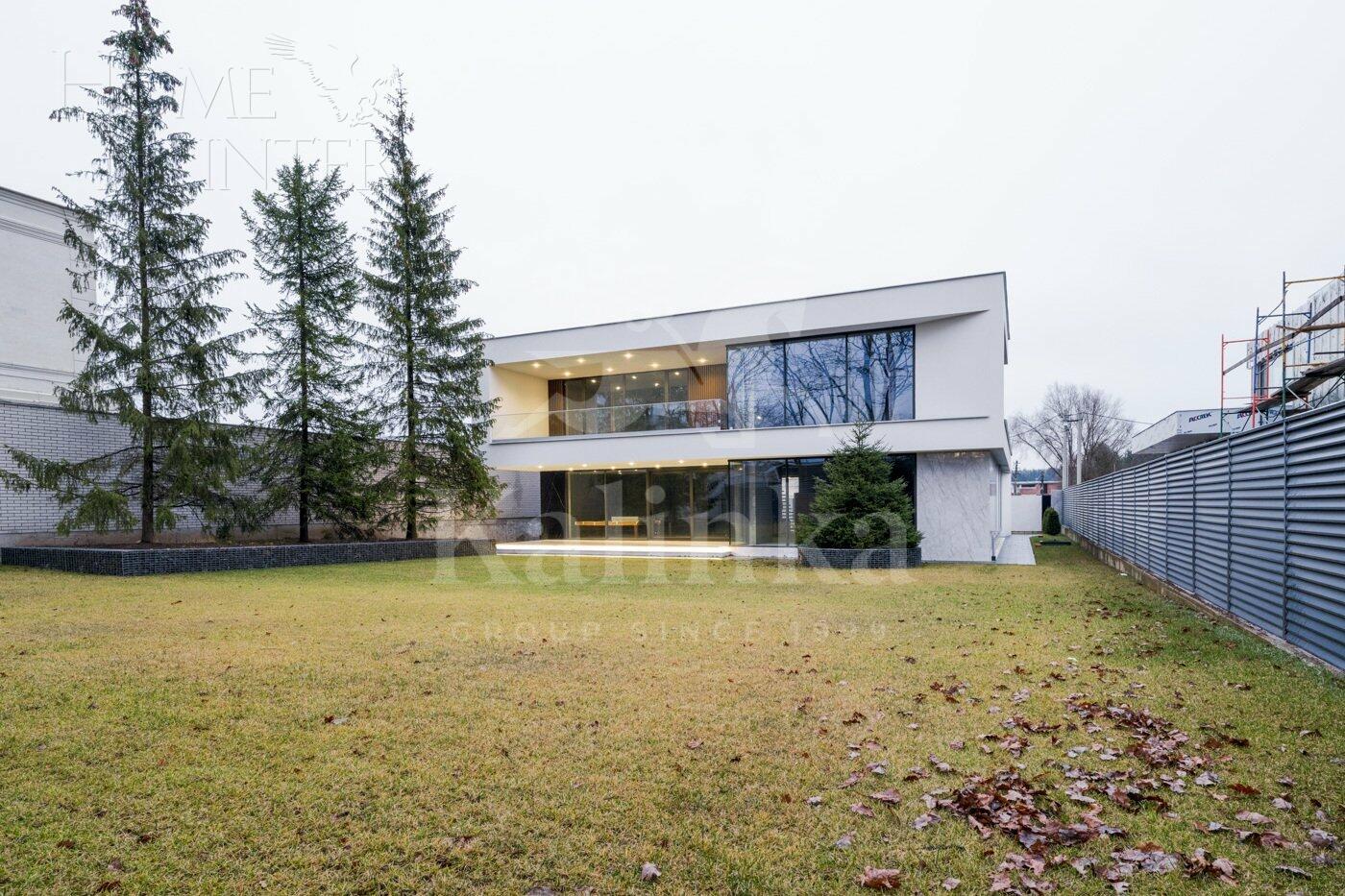 2-этажный коттедж 560 м² без отделки