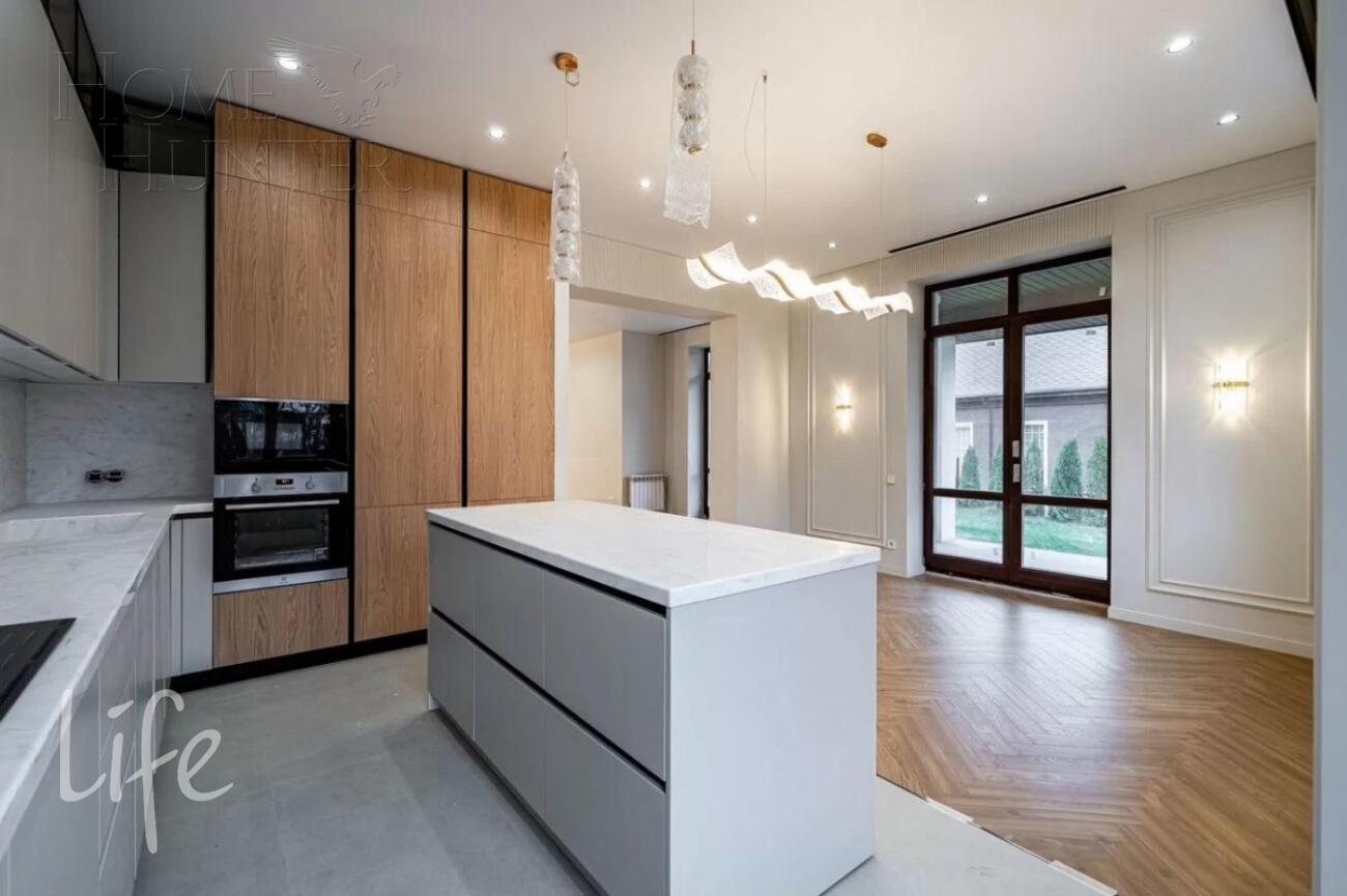 2-этажный коттедж 588 м² без отделки