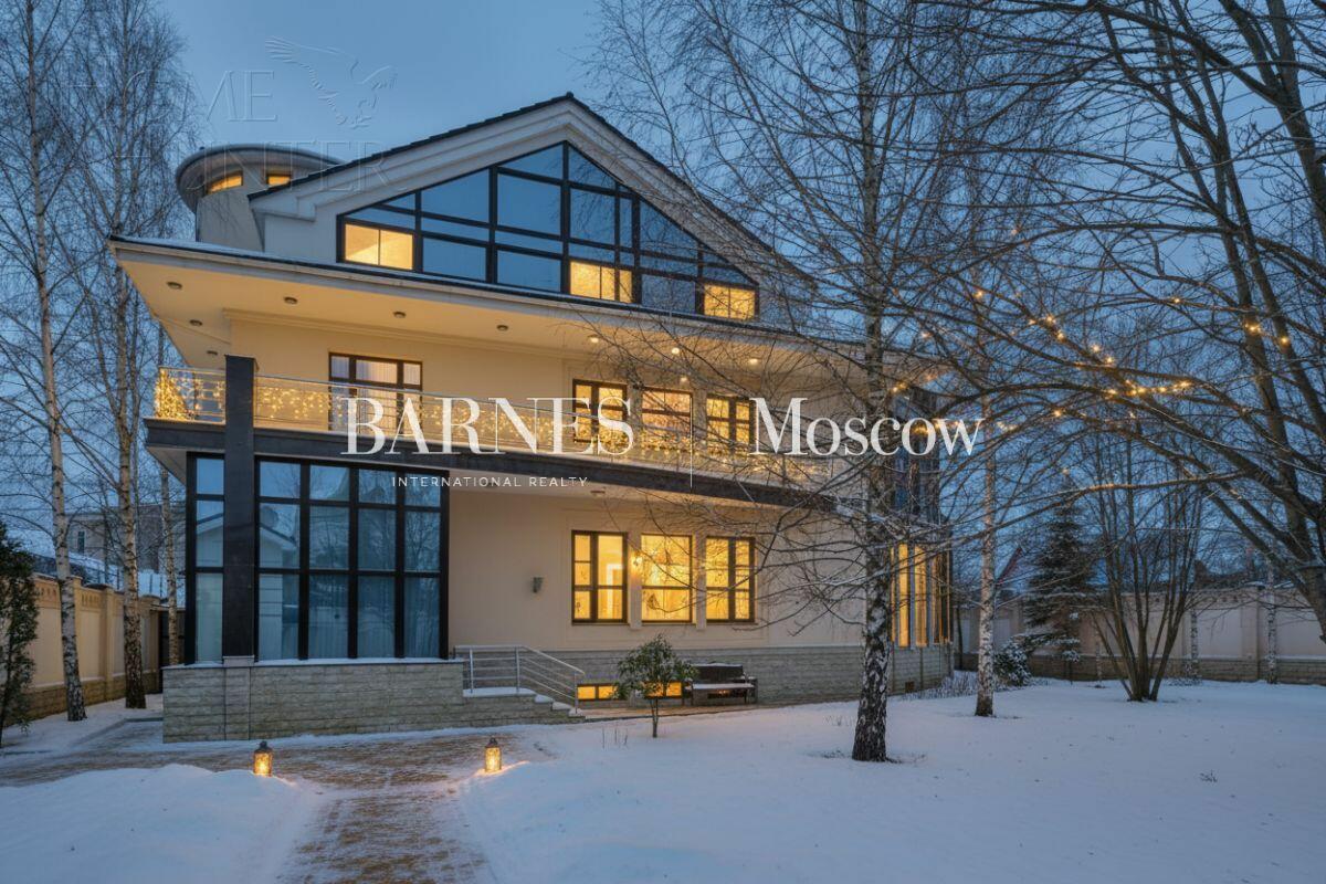 2-этажный коттедж 800 м² с отделкой