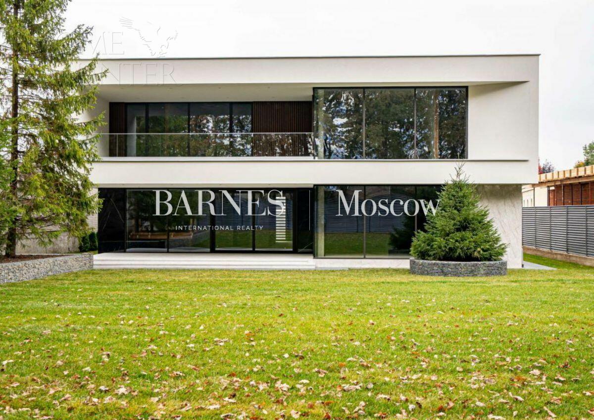 2-этажный коттедж 548 м² без отделки