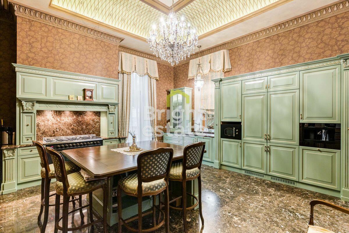 2-этажный коттедж 1 500 м² с отделкой