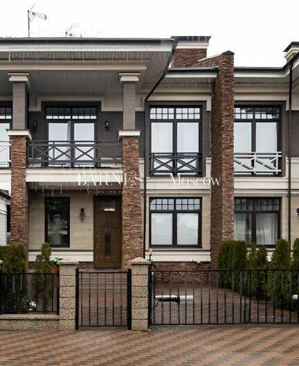 2-этажный таунхаус 440 м² с отделкой